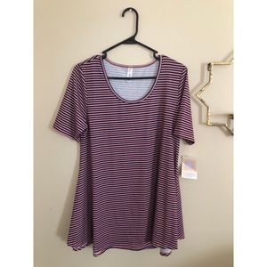 LulaRoe size S perfect tee. New with tags.